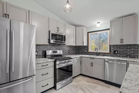 Kitchen - 400 Cole Farm Rd, Warwick, RI 02889 photo 1 of 3