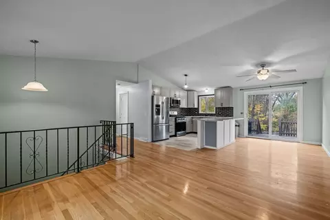 Living - 400 Cole Farm Rd, Warwick, RI 02889 photo 1 of 4