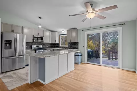 Kitchen - 400 Cole Farm Rd, Warwick, RI 02889 photo 2 of 3