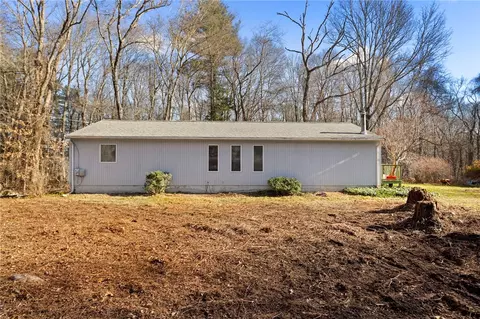 3 Wetherbee Rd, Foster, RI 02825