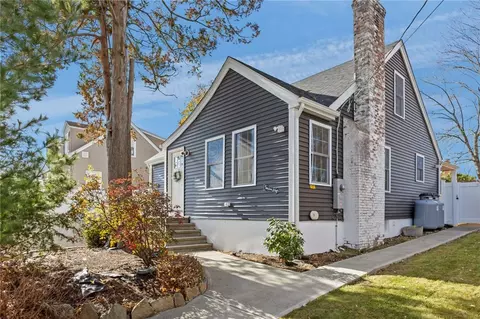 31 Swan St, North Providence, RI 02911