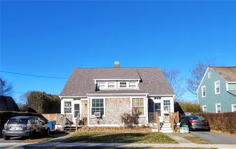 73 Old Fort Rd, Newport, RI 02840