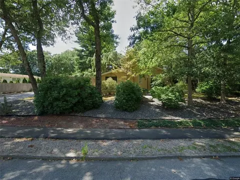 6 Blue Spruce Dr, Coventry, RI 02816