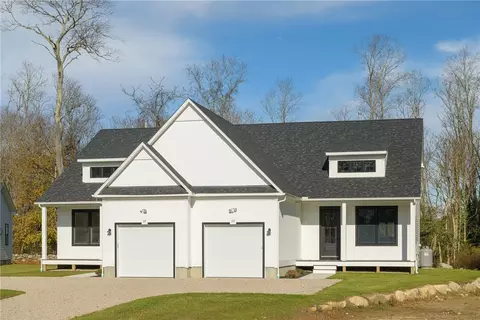 35 Whittier Dr, South Kingstown, RI 02879