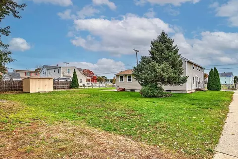 311 High St, Cumberland, RI 02864