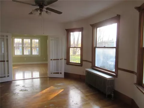Living - 589 Gaskill St, Woonsocket, RI 02895 photo 4 of 6