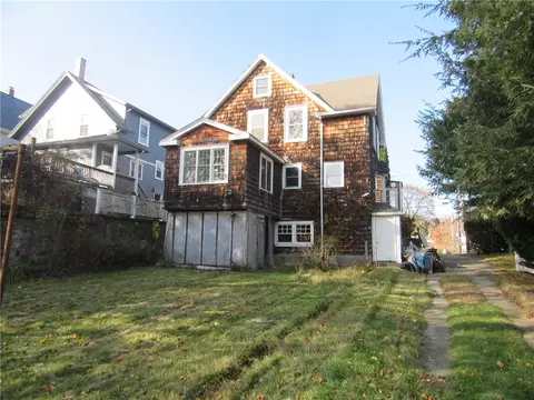 Exterior - 589 Gaskill St, Woonsocket, RI 02895 photo 3 of 4