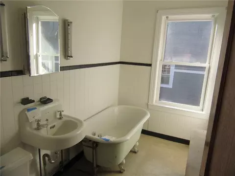 Bath - 589 Gaskill St, Woonsocket, RI 02895 photo 1 of 1