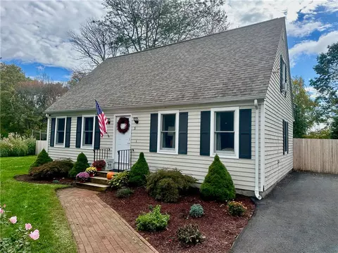 5 Circlewood Dr, Coventry, RI 02816