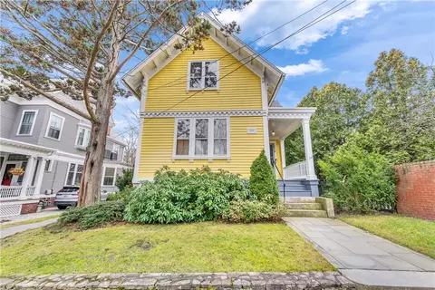 117 Benevolent St, Providence, RI 02906