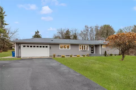 13 Ivy Pl, Lincoln, RI 02865