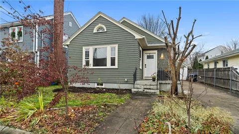 160 Canton St, Providence, RI 02908