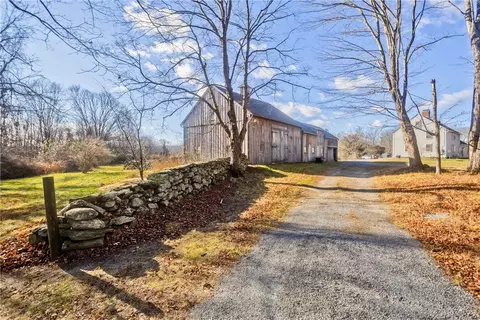 175 Huntinghouse Rd, Glocester, RI 02857