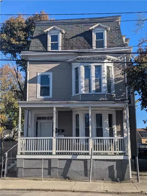 654 Cranston St, Providence, RI 02907