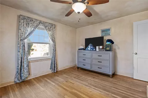 Bedroom - 190 Chapmans Ave, Warwick, RI 02886 photo 4 of 11