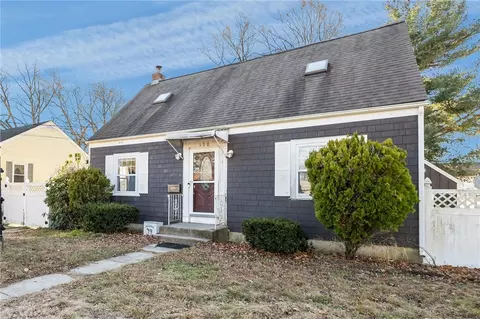 Exterior - 190 Chapmans Ave, Warwick, RI 02886 photo 2 of 9