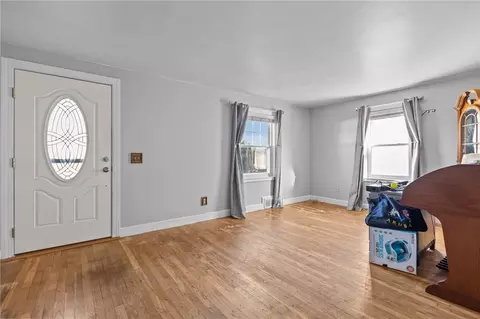 Entry Way - 190 Chapmans Ave, Warwick, RI 02886 photo 1 of 1
