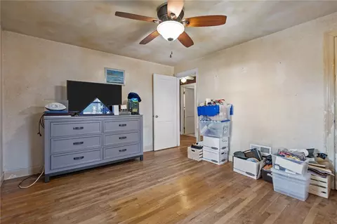 Bedroom - 190 Chapmans Ave, Warwick, RI 02886 photo 3 of 11