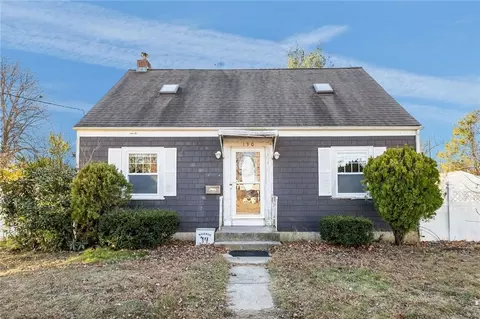 190 Chapmans Ave, Warwick, RI 02886