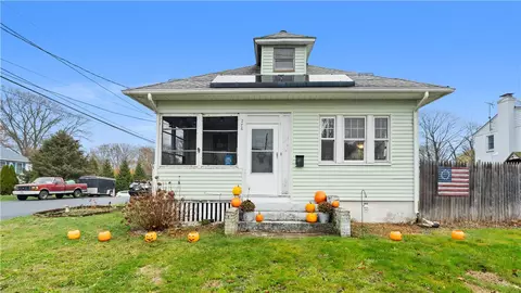 276 Tidewater Dr, Warwick, RI 02889