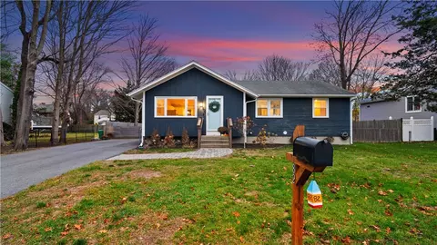 82 Primrose Dr, East Greenwich, RI 02818