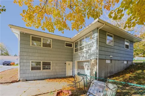 Exterior - 95 Mitris Blvd, Woonsocket, RI 02895 photo 7 of 13