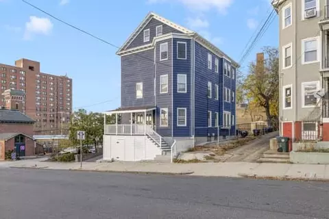 14 Doyle Ave, Providence, RI 02906 photo 2