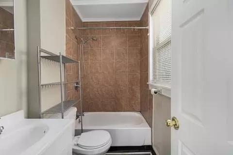 14 Doyle Ave, Providence, RI 02906 photo 7