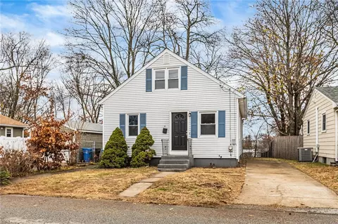 41 Gleason St, Cranston, RI 02910
