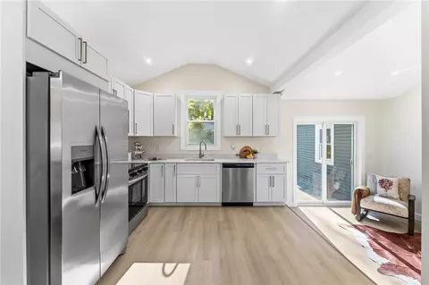 132 Greenville Rd, North Smithfield, RI 02896