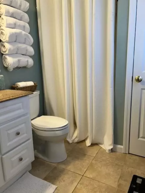 Bath - 8 Byron Blvd, Warwick, RI 02888 photo 3 of 4
