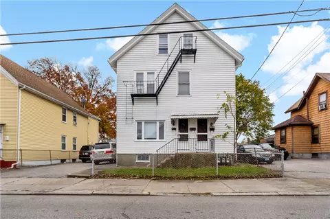 102 Francis Ave, Pawtucket, RI 02860