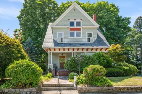 74 Highland St, Woonsocket, RI 02895