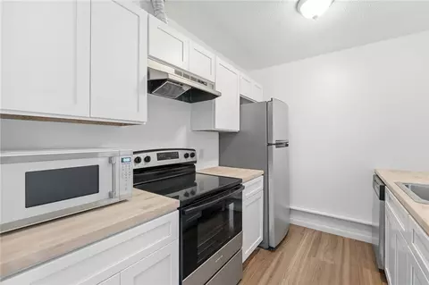 Kitchen - 11 Apache Dr #D, Westerly, RI 02891 photo 2 of 5