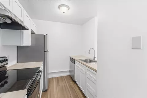 Kitchen - 11 Apache Dr #D, Westerly, RI 02891 photo 3 of 5