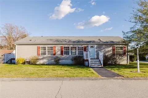 38 Hummingbird Ln, Tiverton, RI 02878