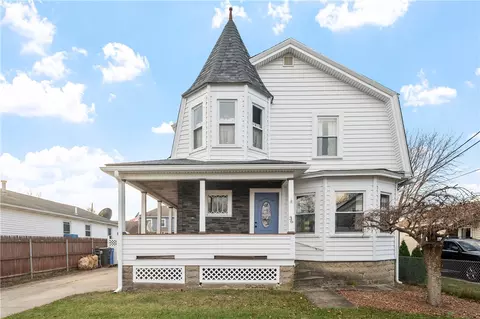 36 England St, Cumberland, RI 02864
