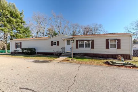 48 Cantaberry Ln, Coventry, RI 02816