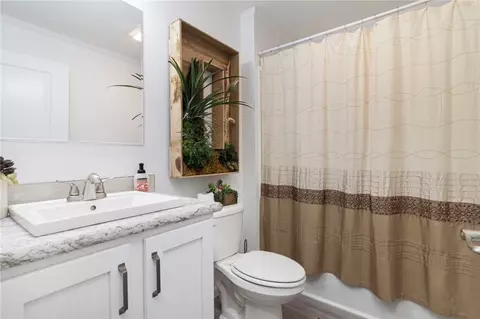 Bath - 22 Valiant Dr, Coventry, RI 02816 photo 3 of 3