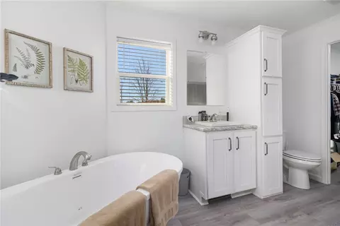 Bath - 22 Valiant Dr, Coventry, RI 02816 photo 1 of 3