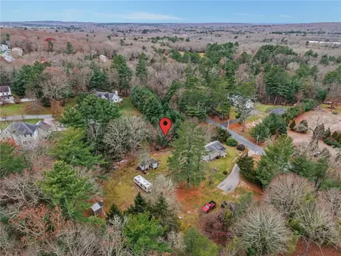 76 Laurel Ln, West Kingston, RI 02892