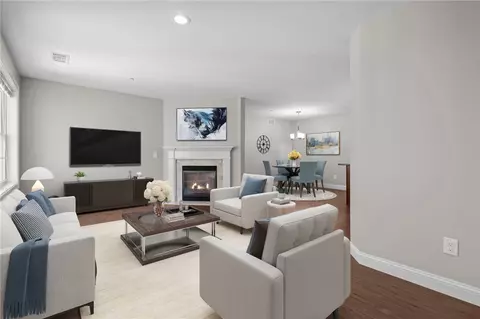 60 Saw Mill Dr #308, North Kingstown, RI 02852