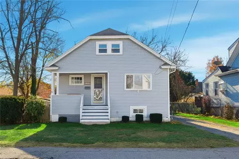 196 Harrison Ave, Warwick, RI 02888