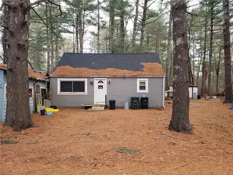 30 Hollywood Ave, Coventry, RI 02816