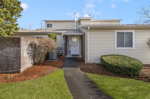 856 Halifax Dr, Warwick, RI 02886