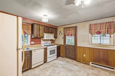 Kitchen - 45 Joe Sweet Rd, Glocester, RI 02814 photo 4 of 7