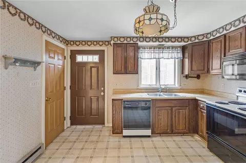 Kitchen - 45 Joe Sweet Rd, Glocester, RI 02814 photo 5 of 7