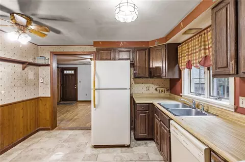 Kitchen - 45 Joe Sweet Rd, Glocester, RI 02814 photo 3 of 7