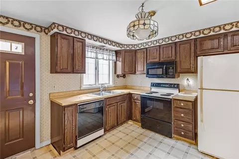 Kitchen - 45 Joe Sweet Rd, Glocester, RI 02814 photo 6 of 7
