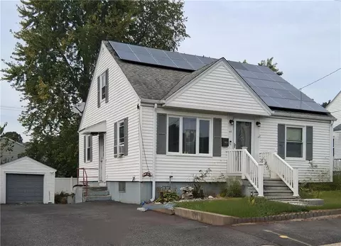 46 Bowen St, Cumberland, RI 02864